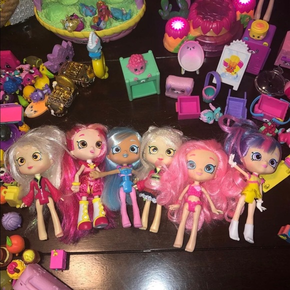 Shopkins (6) and HATCHIMALS COLLEGGTIBLES - Picture 5 of 6